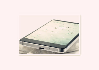 Kavisli ekran WKV700 x 5 inç ekran Smartphones Mt6582 dört çekirdekli 8Mp fotoğraf makinesi